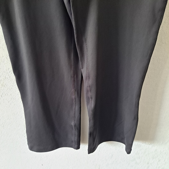 NordicTrack Crop Yoga Pants - Picture 3 of 5